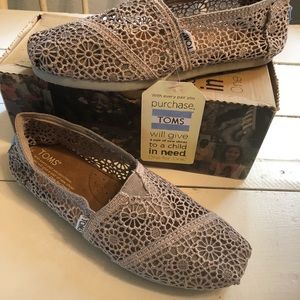 New! Silver crochet Toms